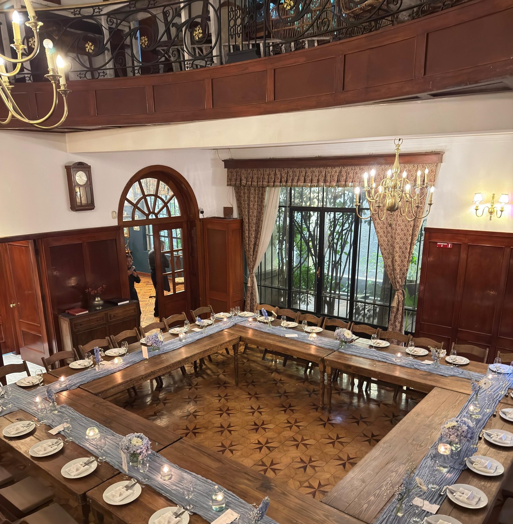 Evento de lanzamiento de producto en casa con historia