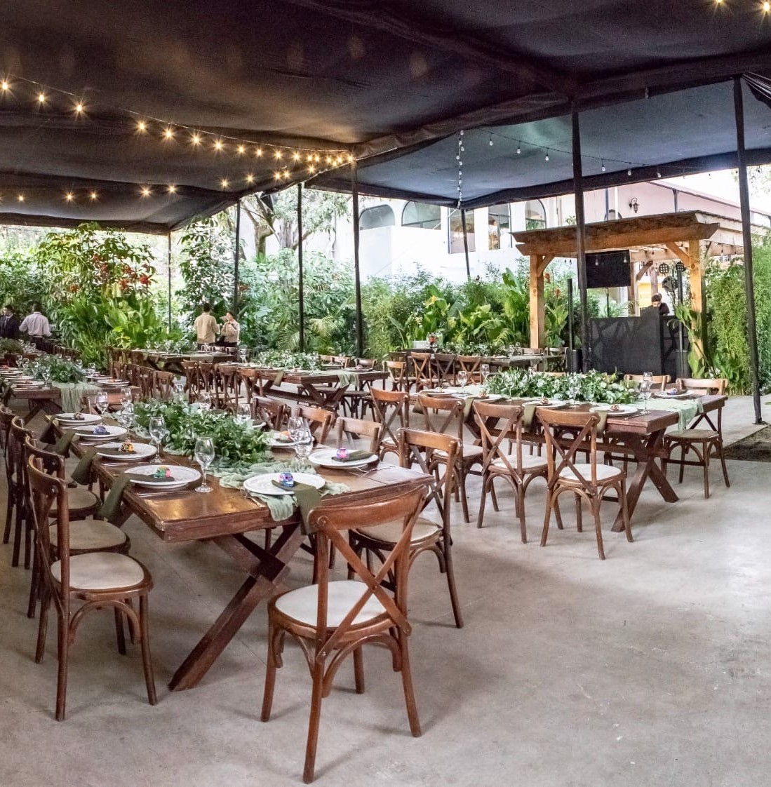 Posada corporativa en jardín al aire libre